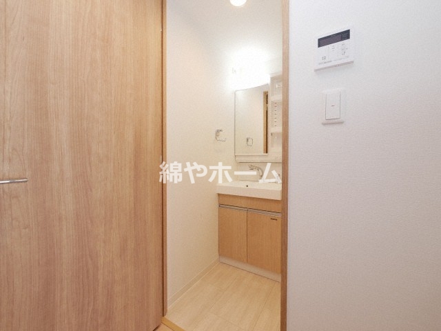 洗面設備　コンパクトで使いやすい洗面所