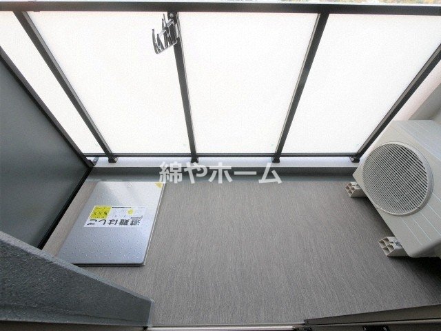 バルコニー　お洗濯にも便利なバルコニー付き