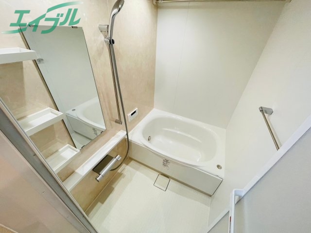 バス・シャワールーム　同型参考写真