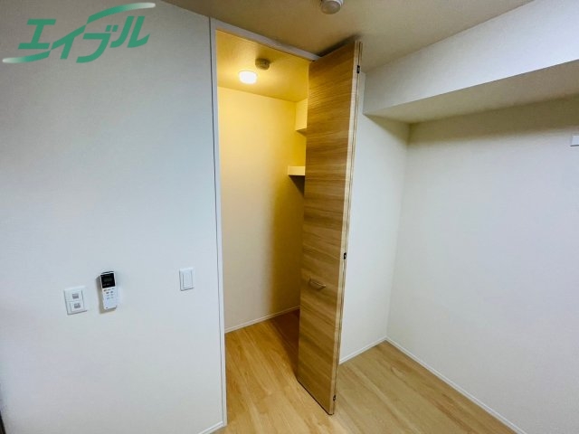 収納　同型参考写真