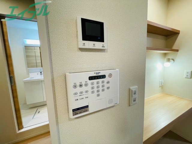 セキュリティ　同型参考写真