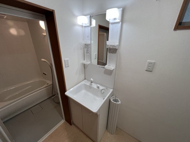 洗面設備　収納スペースもある洗面化粧台☆