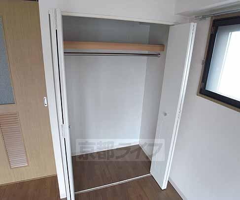 収納　収納広めで洋服の多い方も安心です