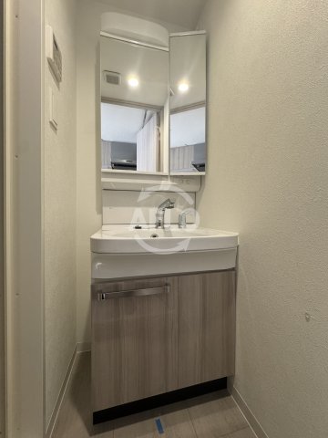 洗面設備　プレサンス九条グランデリーヴ　独立洗面台