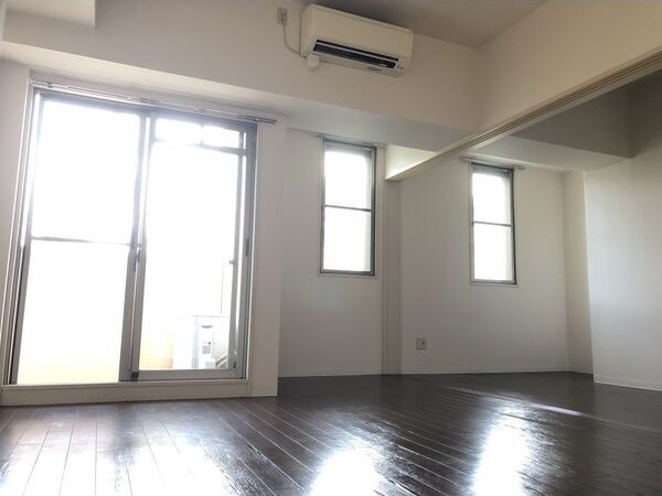 居室・リビング　※写真は同じマンションの違う部屋のものになります。