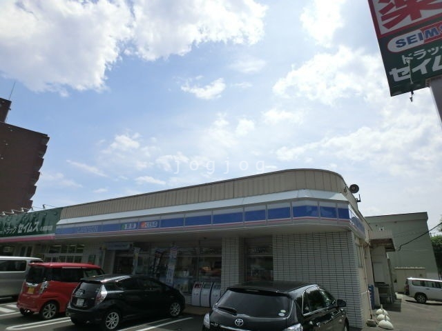 コンビニ　ローソン札幌北12東十七丁目店（コンビニ）まで77m