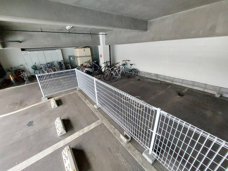 駐車場　駐輪場