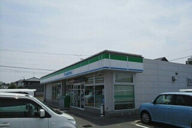 コンビニ　ファミリーマート前田東町店さん（コンビニ）まで650m