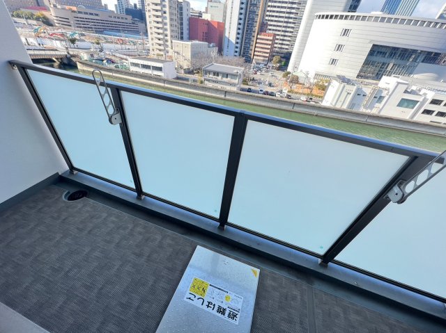 バルコニー　バルコニーからの眺めを楽しみながら食事をしませんか