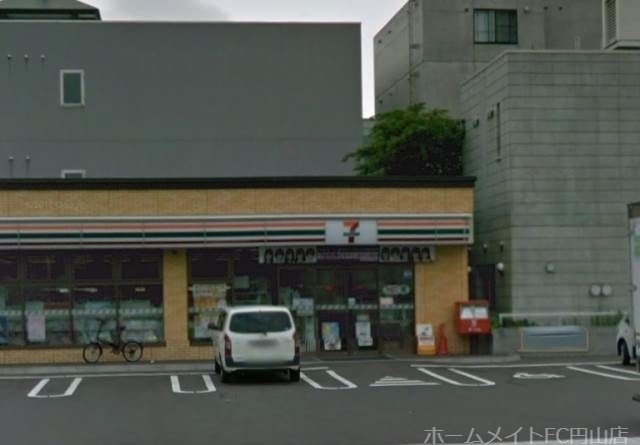 コンビニ　セブンイレブン札幌南6条店（コンビニ）まで241m