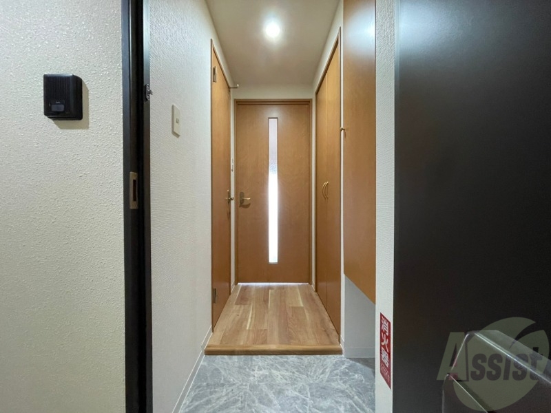 玄関　玄関の様子です。明るい印象ですね。気分もあがりそう。