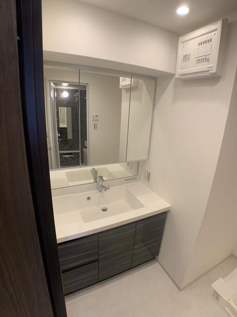 洗面設備　コンパクトで使いやすい洗面所