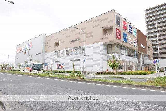 ショッピングセンター　フレスポ八潮（ショッピングセンター）まで750m