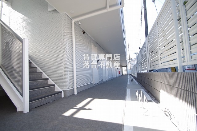 その他共有部分　敷地内駐輪スペース有り♪ゆとりある広さの共用部♪