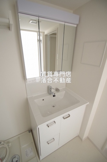 洗面設備　独立洗面化粧台付き