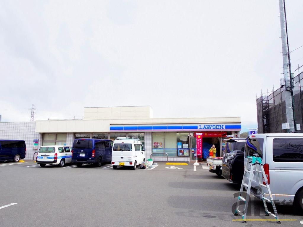 コンビニ　ローソン三鷹野崎四丁目店（コンビニ）まで530m