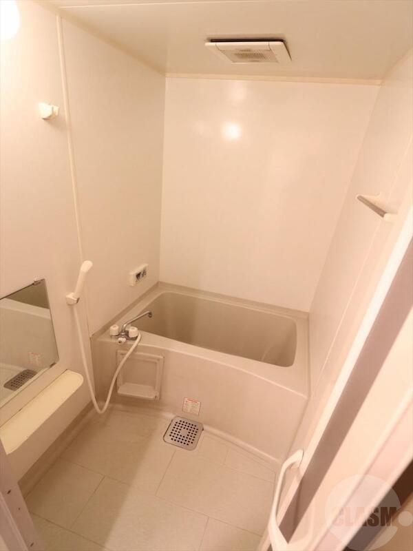 バス・シャワールーム　広々としたバスルーム