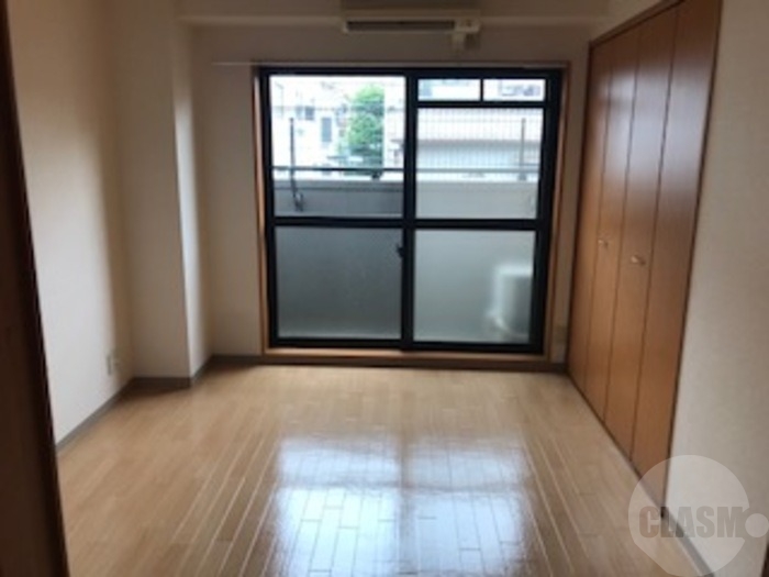 居室・リビング　６．５帖の洋室です