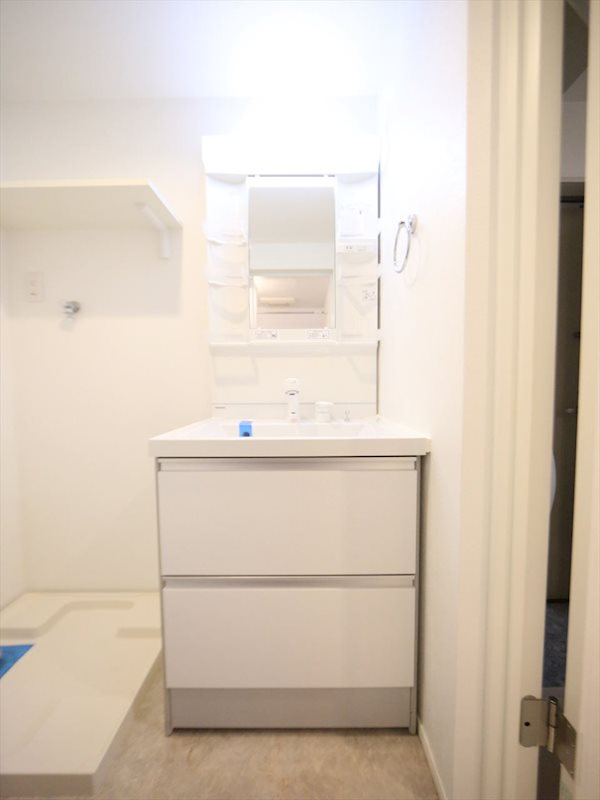 洗面設備　脱衣所　独立洗面台（シャンプードレッサー付）