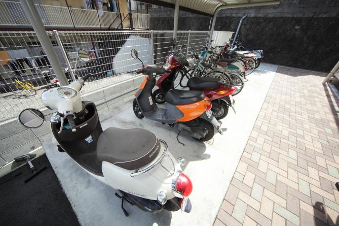 駐車場　駐輪場