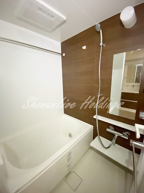 バス・シャワールーム　浴室乾燥機付き♪