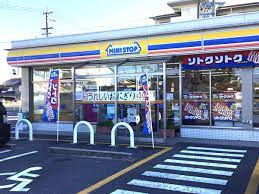 コンビニ　ミニストップ一宮競輪場前店（コンビニ）まで588m