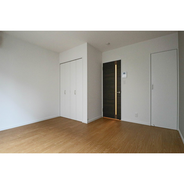 居室・リビング　同じ建物の別のお部屋