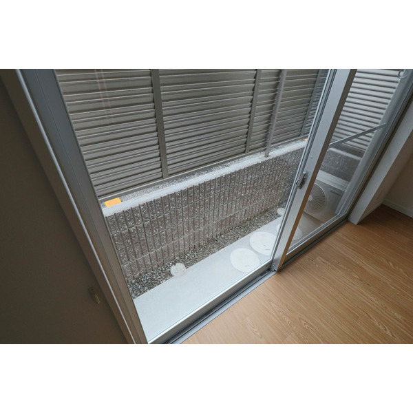 庭　同じ建物の別のお部屋