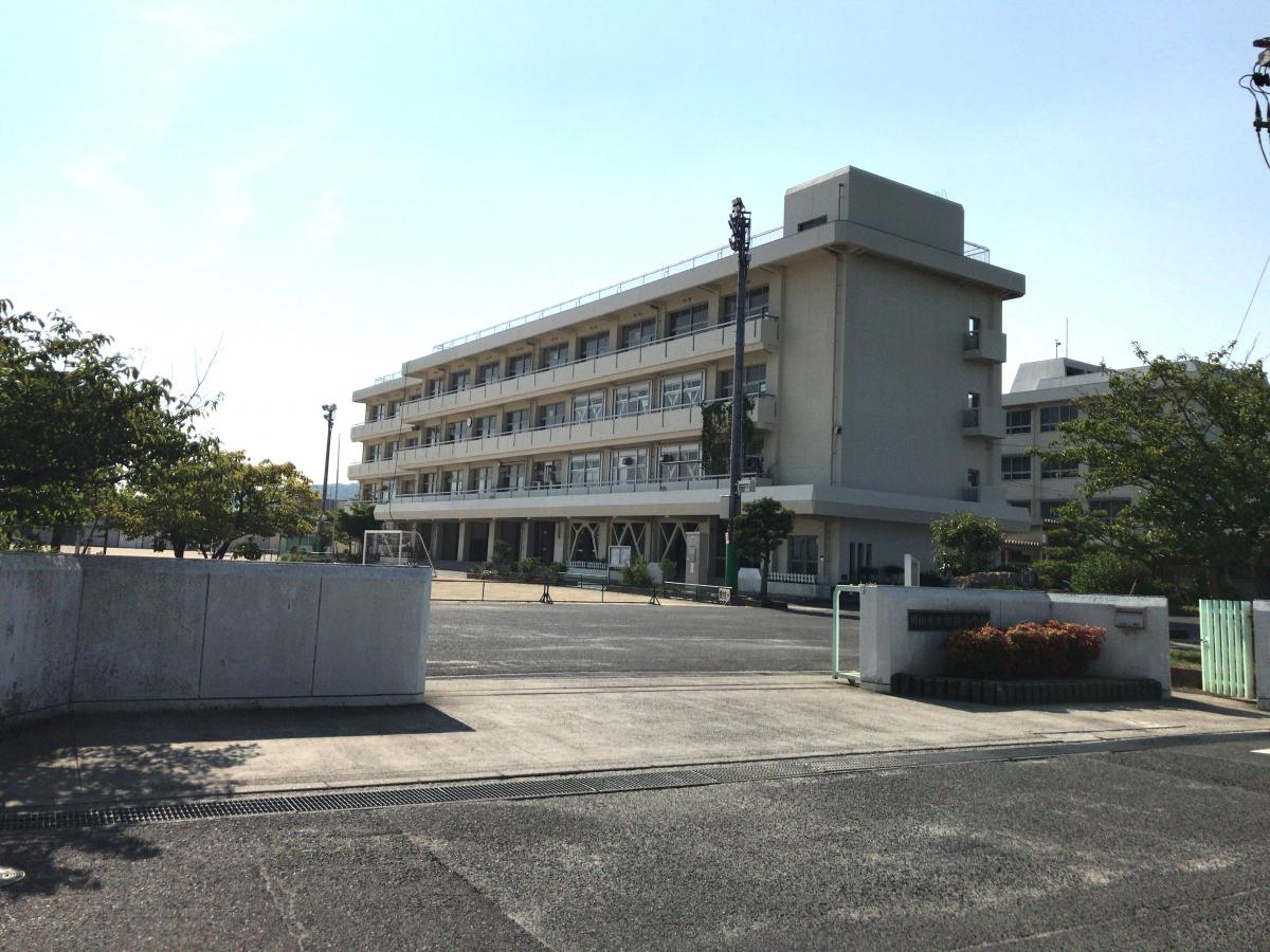 小学校　岡山市立旭操小学校（小学校）まで902m