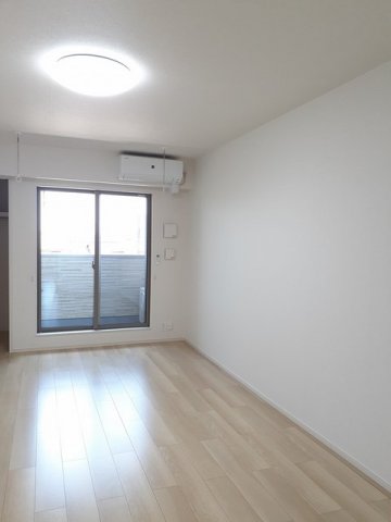 居室・リビング　使いやすい居間です