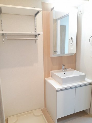 洗面設備　スペースが確保できる洗面所です