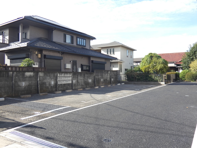 駐車場　★敷地内駐車場★（空き状況・使用料等詳細はご確認下さい）