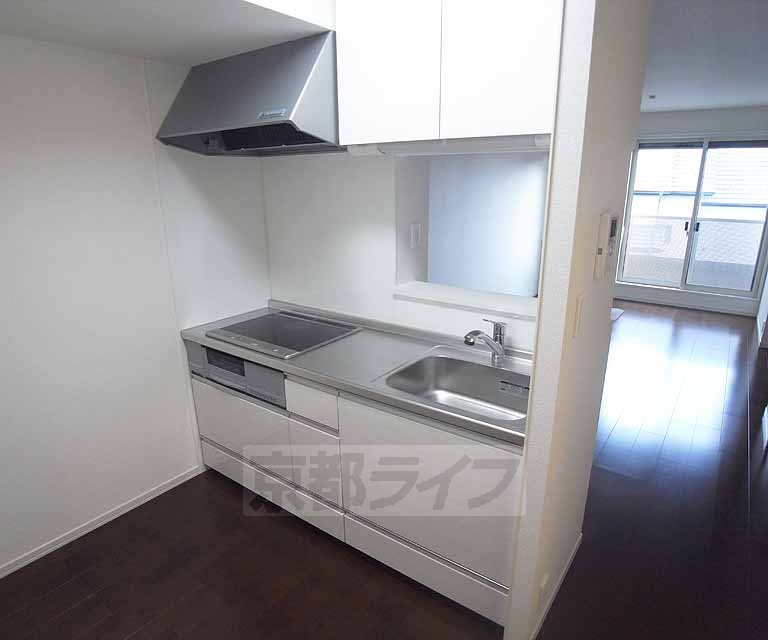 キッチン　３口コンログリル付き