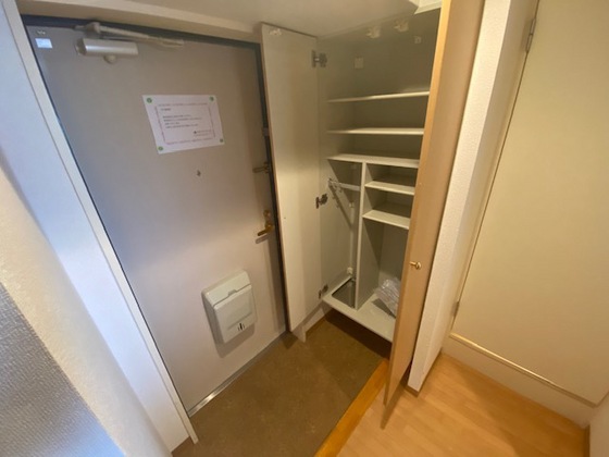 玄関　※別部屋の写真です