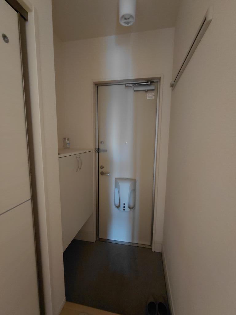 玄関　（参考）他室の写真を使用しています。現況優先となります。