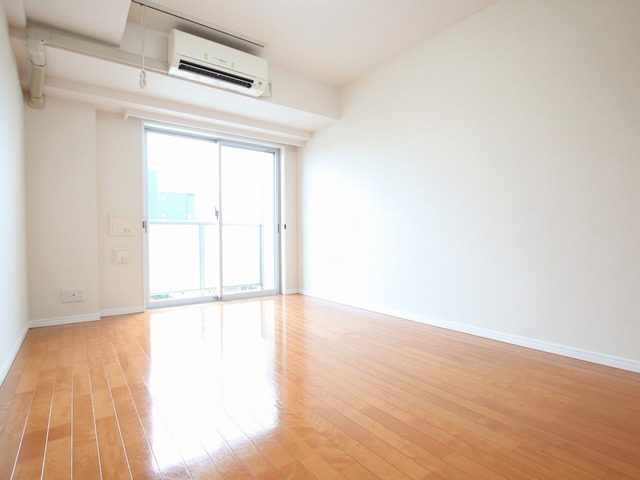 居室・リビング　洋室７．８５帖★東向きの明るいお部屋です☆