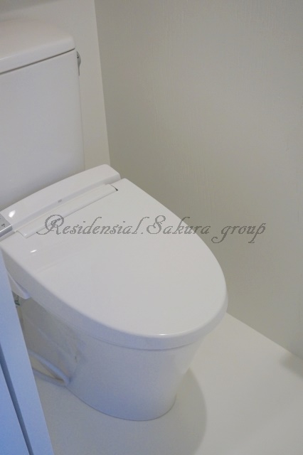 トイレ　嬉しい温水洗浄便座♪