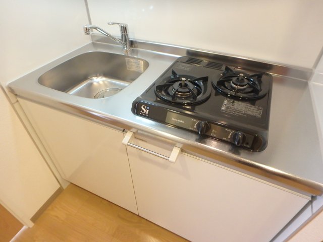 キッチン　コンパクトなキッチンで掃除もラクラク