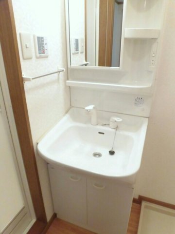 洗面設備　脱衣スペースもあります