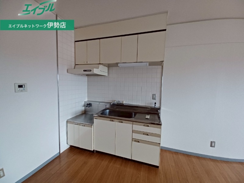 キッチン　同型部屋写真です。