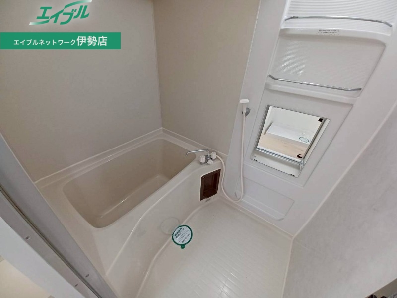 バス・シャワールーム　同型部屋写真です。