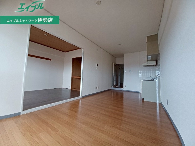 居室・リビング　同型部屋写真です。