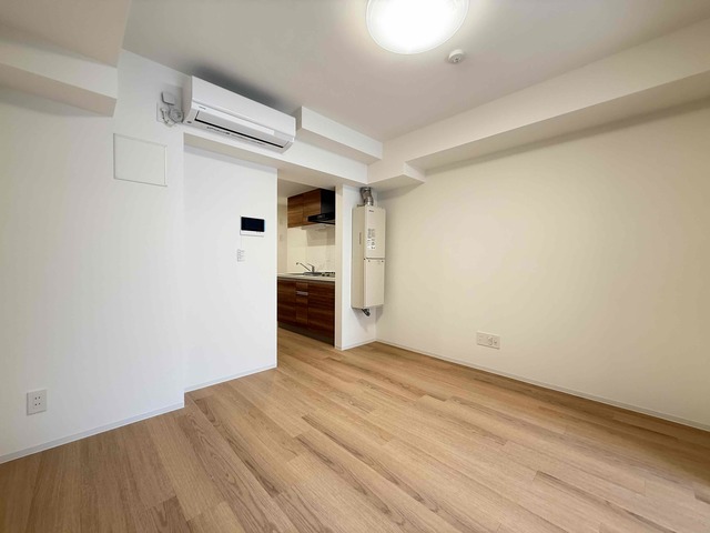 居室・リビング　広いリビングでゆったりくつろげる憩いの空間♪