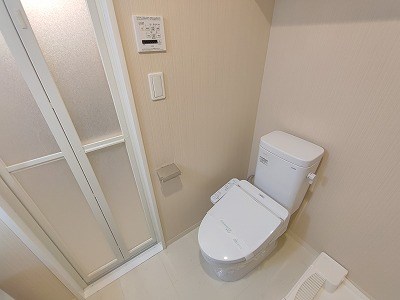 トイレ　同建物の別部屋の写真です。