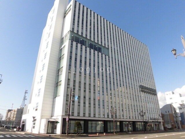 図書館　釧路市中央図書館（図書館）まで758m
