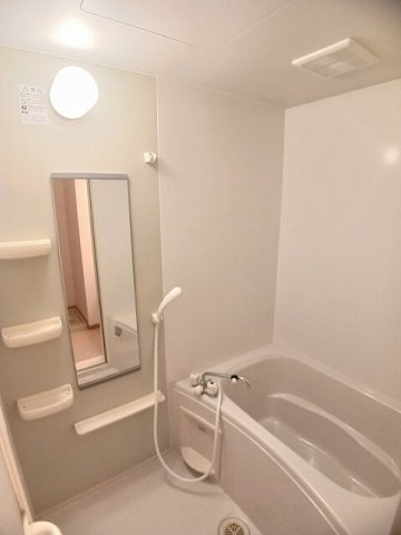 バス・シャワールーム　お風呂で日々の疲れを落としましょう