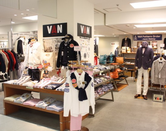 ショッピングセンター　VAN丸井錦糸町店（ショッピングセンター）まで769m