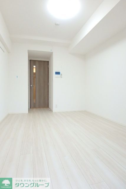 居室・リビング　ホワイトフローリングの明るいお部屋です！