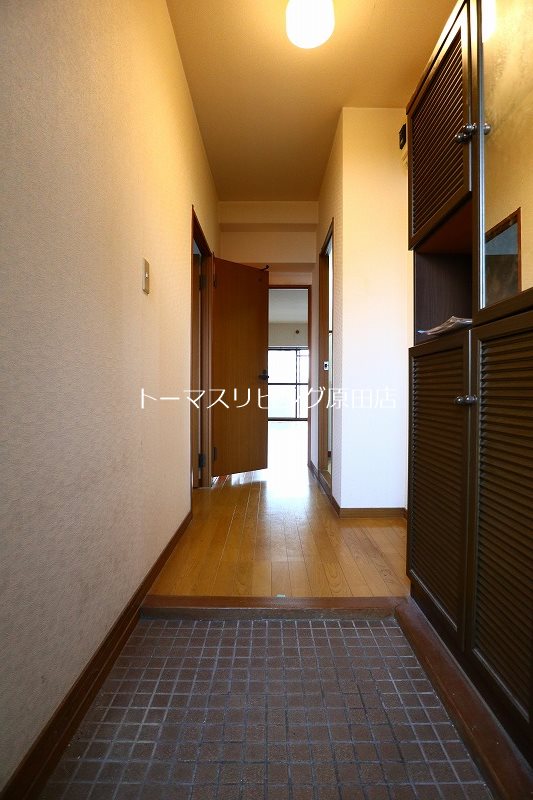 玄関　202号室写真
