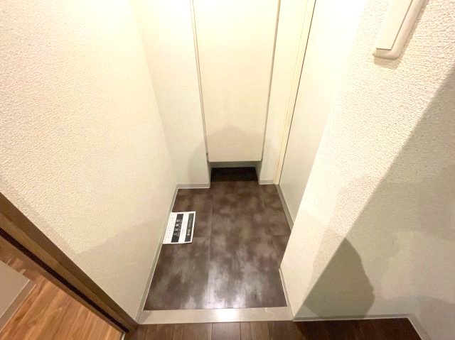 玄関　イメージとして他号室の部屋写真を表示しています